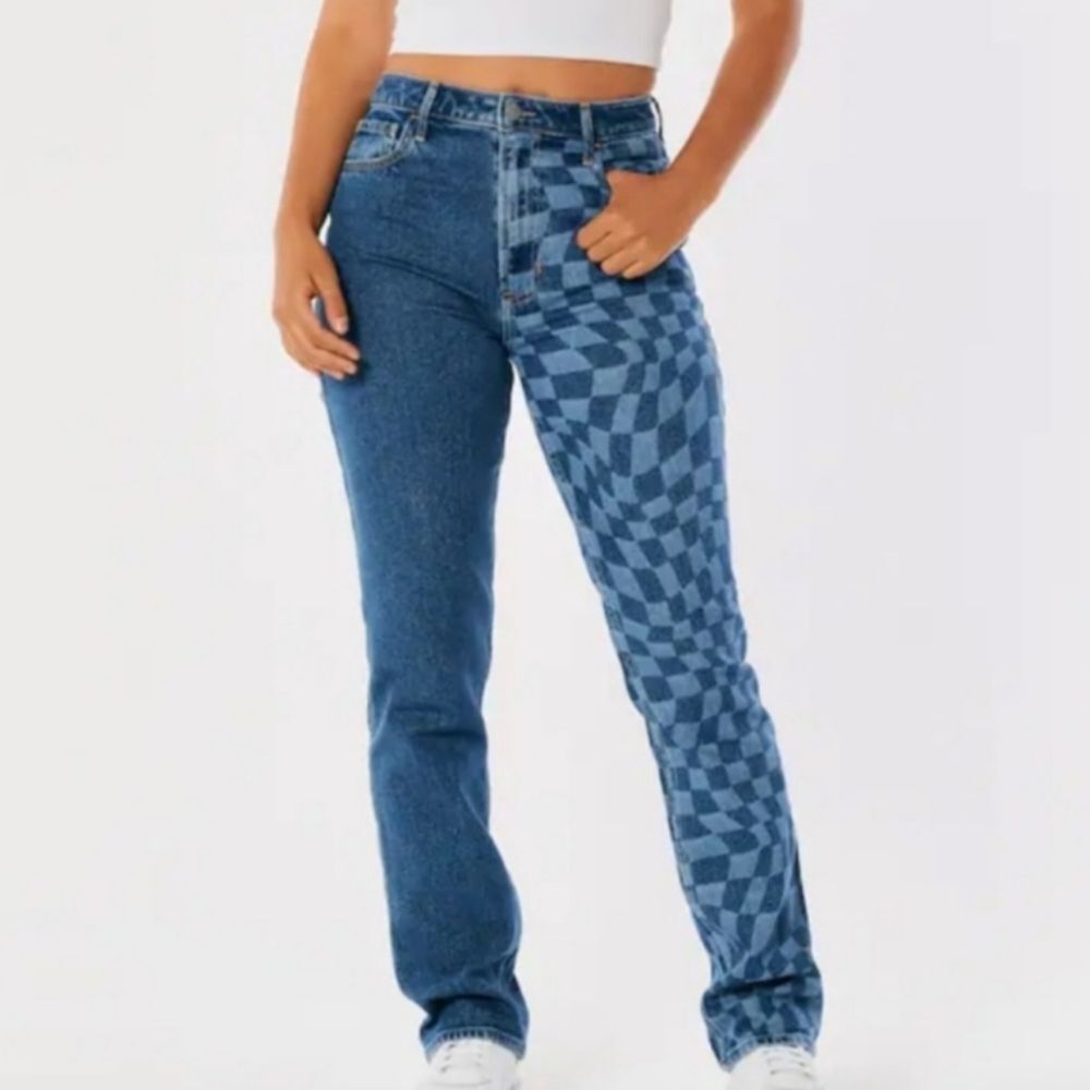 Hollister Ultra High-Rise β90s Vintage Straight Jeans Checkerboard Patch Size 26